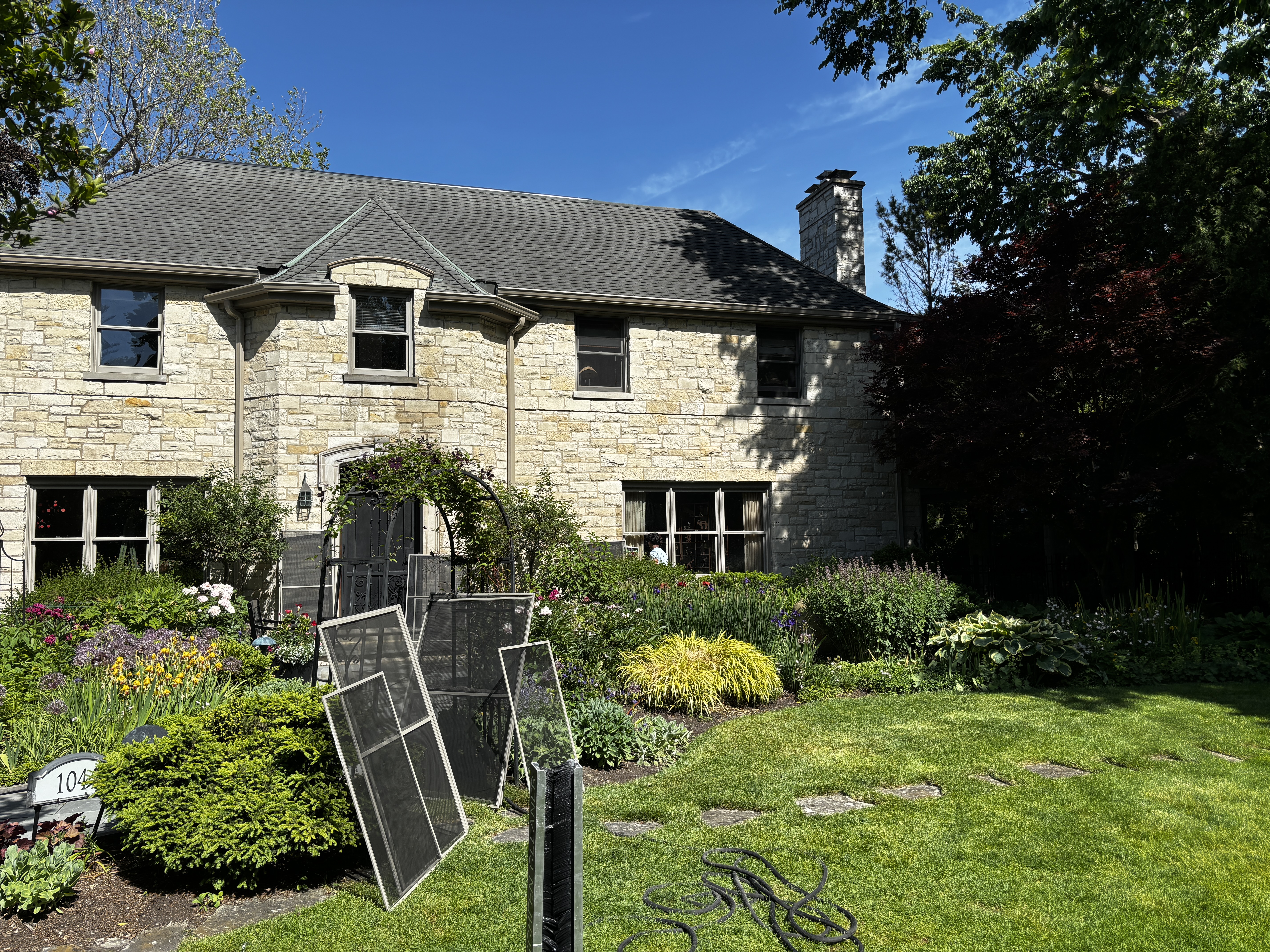 Residential window cleaning on a North Shore home